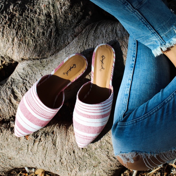 Shoes - 🚨LAST PAIR!!//The Cody// Red and White Flats